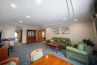 Гостиница Берёзка Челябинск Улучшенный люкс-3